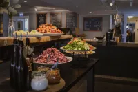 Home Hotel Uman - breakfast