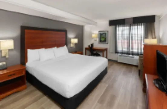 聖安東尼奧機場拉昆塔温德姆套房酒店