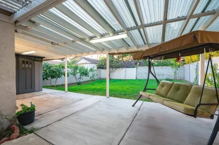 Cozy Pasadena Home Steps From Rose Bowl w Parking