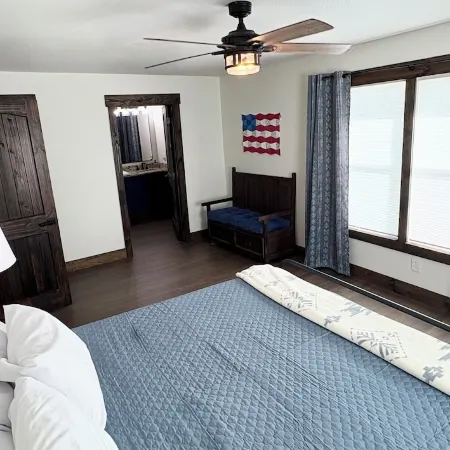 Remodeled Home, Private Dock, Boat Lift, Game Room, Fire Pit - Amazing Sunsets