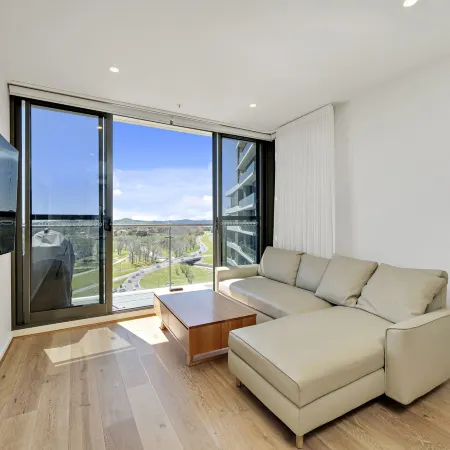 Modern 1-Bed Apartment With Parking