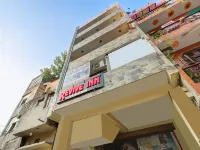 莫里亞快車飯店達布里賈納克普里 德瓦卡第12区附近的飯店