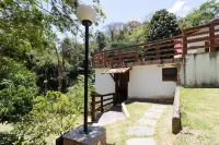 S tio com Piscina Jogos e Espa o Home Office