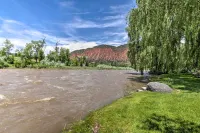 Rivers Edge Mtn Home Private Hot Tub and Views - spa