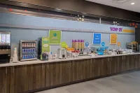 Tru by Hilton Miramar - 조식 운영