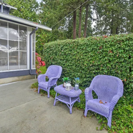 Spacious Home w/ Yard, 20 Miles to Olympic NP Отели в г. Секим