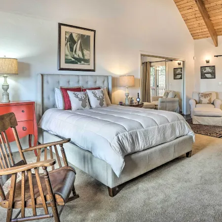 Lovely Lake Arrowhead Cabin w/ Furnished Deck