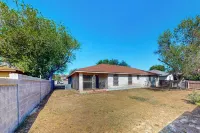 Walk to Park! Family-Friendly Laredo Home w/ Yard - 2 Sao