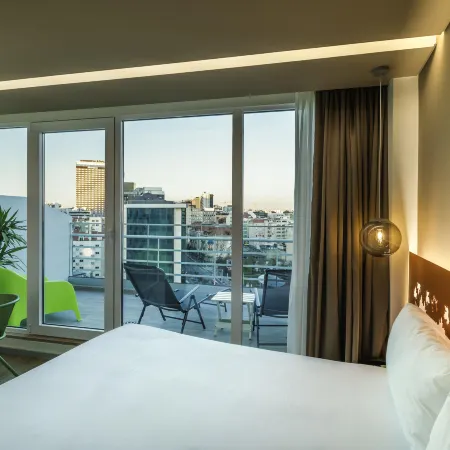 Ibis Styles Lisboa Centro Marquês de Pombal Отели рядом с достопримечательностью «Эстуфас»