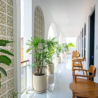 Sundari Guesthouse Pererenan Hotels near سيسيه