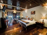 Mekong Riverview Hotel Hotels near Chomphet