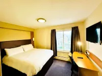 Alty Hotel Hotels in Altrincham