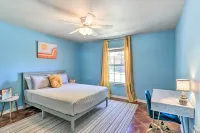 Charming Burnet Cottage w/ Lake View + Porch! - Pet-friendly