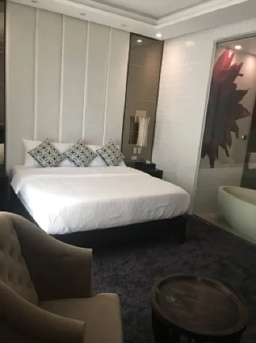 100m to Walking st, Clubs ,bars & Restaurants, 2 Portable Air-air-conditioners, Отели в г. 