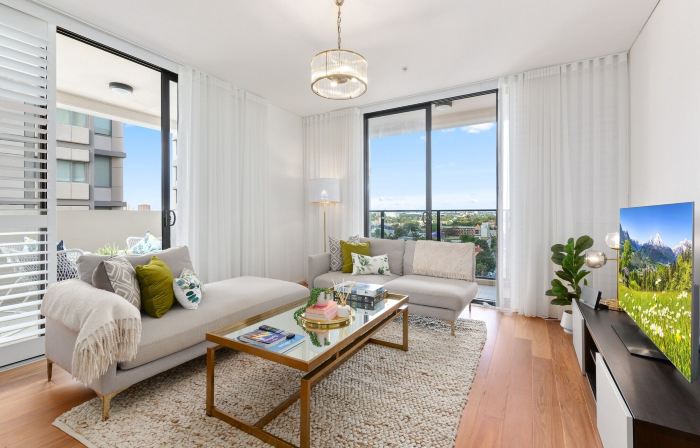 Central Redfern Home With Balcony Escape