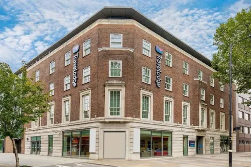 Travelodge London Central Waterloo - 주차장