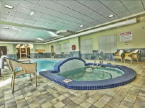 Humphry Inn and Suites โรงแรมในวินนิเพก