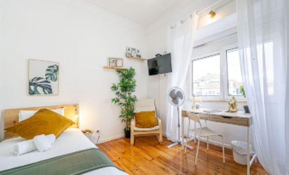 April Square Guesthouse by Lisbon with Sintra