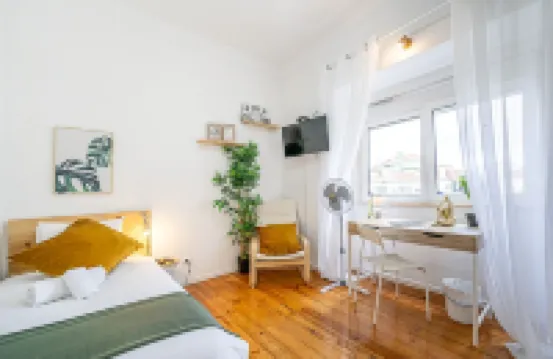 April Square Guesthouse by Lisbon with Sintra