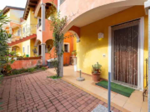 有花園的公寓，距離海邊 300 米