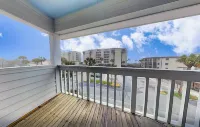 Ocean-view Townhome With Balcony & W/D - Walk to Beach - Dog-friendly