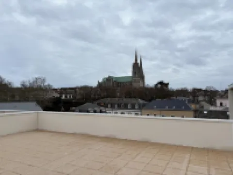 เรซิเดนซ์ ฮาร์วีย์ ชาร์เทรส์ การ์ กาเตดราล