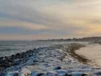 Bright Coastal Apartment in the center of Quaint New England Sea Town