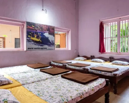 ワイルド フラワー ホームステイ ダンデリのホテル