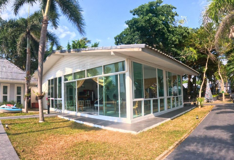 Purin Resort & Restaurant - Housity