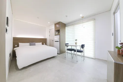 Samcheok Eleven Stay Hotel - 2-Star