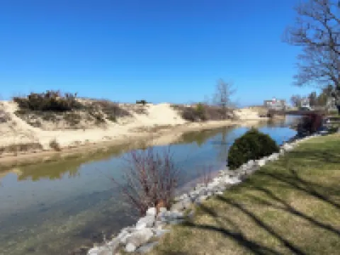 Waterfront Studio, newly renovated, A Cool Studio, Glen Arbor M22 Crystal River
