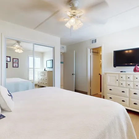 Beachfront Corner 3Br: Suntide III - Unit 910