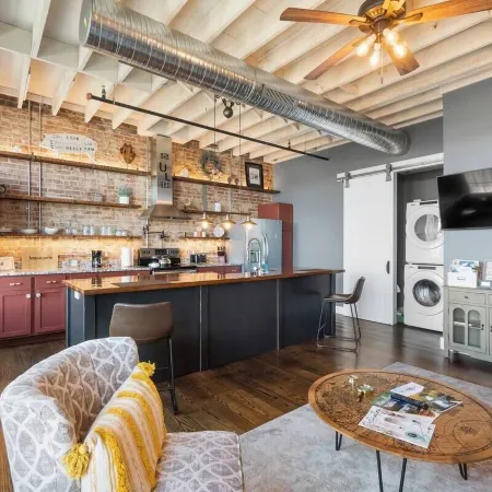 Downtown Loft Amazing Bath Tub & Shower #9