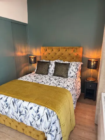 Herbert George Apartment Hotel