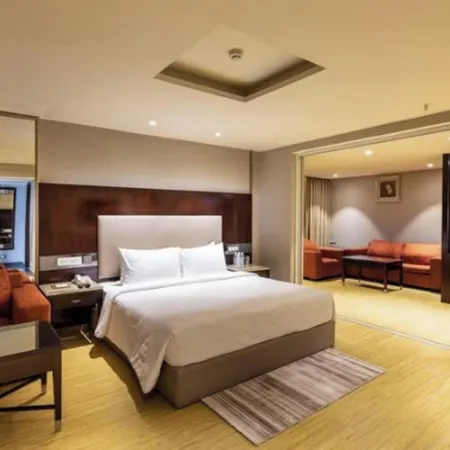Citadel Sarovar Portico Bengaluru Отели рядом с достопримечательностью «Торговый центр Mantri Square»