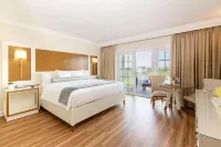 La Mer Beachfront Resort
