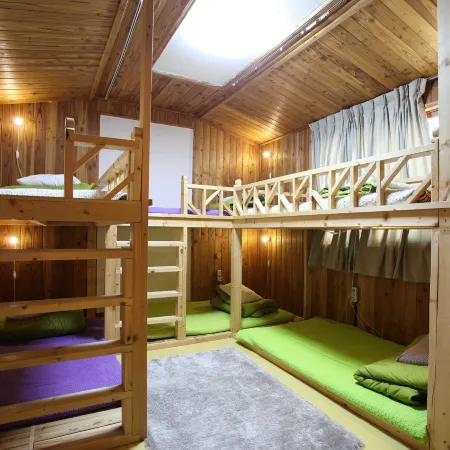 Pyeongchang 43rd Street Guesthouse Отели рядом с достопримечательностью «Ранчо Самян»