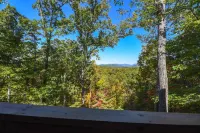 Great View! Pool Table,Hot Tub,Privacy,Fireplace