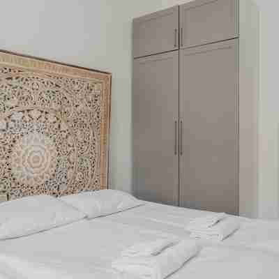 Premium Sea View & Historic Apartment Rooms