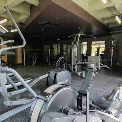 15 Sunny 1-Bedroom Apartment Fitness & Recreational Facilities