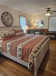 Downtown Helen House on 4 acres adjoining Unicoi State Park. Hikers Paradise!!!