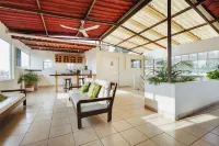 HOTEL CASA PALMARES