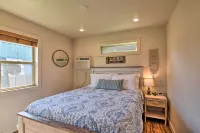 Resort Cabin w/ Nearby Pool & Lake Access! - 3 tähden