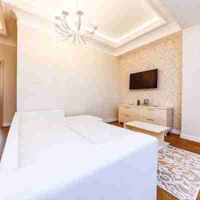 LuxuryLakePark 2BD apartment Rooms