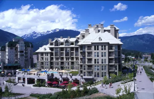 Pan Pacific Whistler Mountainside - 4 tähden
