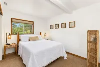 Trobele 3 Bedroom Home by NW Comfy Cabins by RedAwning
