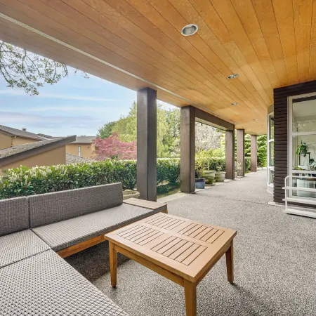 Executive Lake Washington Stay with Dock Access