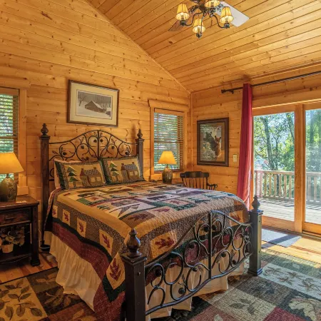 Acorn Lodge With hot Tub, Pool Table