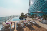 Andaz Capital Gate Abu Dhabi, By Hyatt - Rooftop Pools