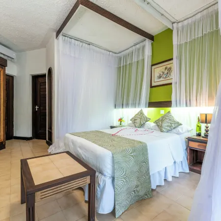 Safari Beach Hotel